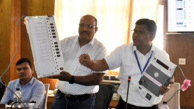 नगरीय निकाय चुनाव के लिए ली उम्मीदवारों की बैठक, ईव्हीएम का कराया गया डेमोंस्ट्रेशन