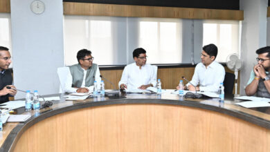 वित्त मंत्री चौधरी की बजट प्रस्ताव पर राजस्व मंत्री वर्मा के साथ मंत्री स्तरीय चर्चा