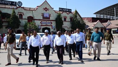 दपूमरे महाप्रबंधक तरुण प्रकाश ने बिलासपुर रेलवे स्टेशन का निरीक्षण किया