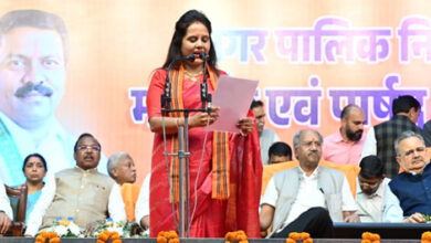 महापौर मीनल चौबे सहित 70 पार्षदों ने ली शपथ