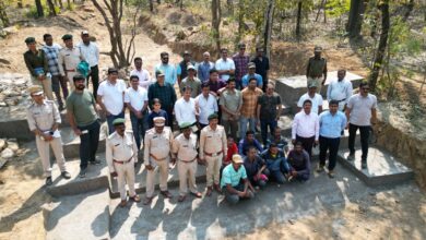 IFS рдЕрдзрд┐рдХрд╛рд░рд┐рдпреЛрдВ рдХреА рдЯреАрдо рдиреЗ рдзрдорддрд░реА рдореЗрдВ рдореГрджрд╛ рд╕рдВрд░рдХреНрд╖рдг рдФрд░ рдЖрдЬреАрд╡рд┐рдХрд╛ рдкрд╣рд▓ рдХрд╛ рдХрд┐рдпрд╛ рдЕрдзреНрдпрдпрди IFS рдЕрдзрд┐рдХрд╛рд░рд┐рдпреЛрдВ рдХреА рдЯреАрдо рдиреЗ рдзрдорддрд░реА рдореЗрдВ рдореГрджрд╛ рд╕рдВрд░рдХреНрд╖рдг рдФрд░ рдЖрдЬреАрд╡рд┐рдХрд╛ рдкрд╣рд▓ рдХрд╛ рдХрд┐рдпрд╛ рдЕрдзреНрдпрдпрди