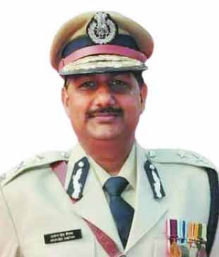 छत्तीसगढ के डीजीपी अरुण गौतम के गांव में जश्न का माहौल छत्तीसगढ के डीजीपी अरुण गौतम के गांव में जश्न का माहौल