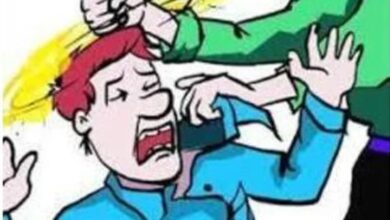 घर के सामने गांजा पीने से रोका, तो फोड़ा सिर