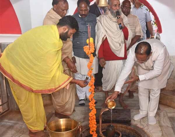 गहिरा गुरु महाराज के उपदेशों से आदिवासी समाज को मिला सत्य सनातन धर्म का बोध – मुख्यमंत्री साय गहिरा गुरु महाराज के उपदेशों से आदिवासी समाज को मिला सत्य सनातन धर्म का बोध – मुख्यमंत्री साय