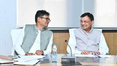 वित्त मंत्री ने किया बजट प्रस्ताव पर वाणिज्य-उद्योग एवं श्रम मंत्री के साथ चर्चा