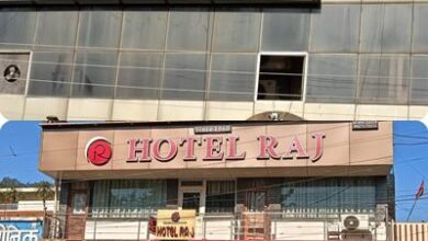 होटल और स्पा सेंटर में पुलिस का छापा