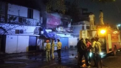 ब्रेकिंग: मकान में लगी भीषण आग, दमकल और पुलिस ने संभाला मोर्चा