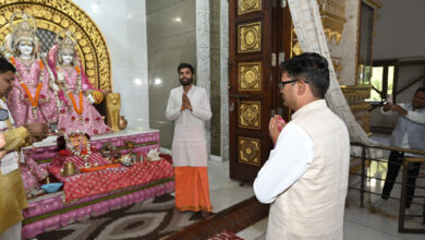बजट प्रस्तुत करने के पूर्व वित्त मंत्री चौधरी पहुंचे श्रीराम मंदिर, की पूजा-अर्चना