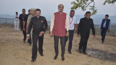 राज्यपाल रमेन डेका पहुंचे मैनपाट, किया उल्टा पानी पर्यटन स्थल का निरीक्षण राज्यपाल रमेन डेका पहुंचे मैनपाट, किया उल्टा पानी पर्यटन स्थल का निरीक्षण