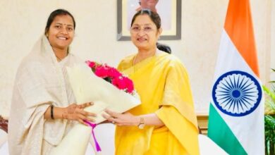 केन्द्रीय महिला एवं बाल विकास मंत्री से मंत्री राजवाड़े ने की सौजन्य मुलाकात