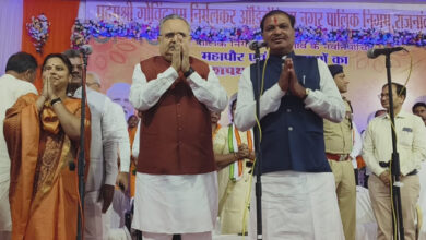 51 पार्षदों के साथ शपथ लेते ही मधुसूदन तीसरी पर बने राजनांदगांव के महापौर 51 पार्षदों के साथ शपथ लेते ही मधुसूदन तीसरी पर बने राजनांदगांव के महापौर