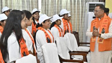 मुख्यमंत्री साय ने बालिकाओं के साथ सुनी मन की बात की 120वीं कड़ी