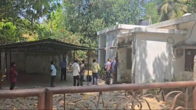 सहायक आयुक्त के सील किये गये घर जांच के लिए पहुंची एसीबी-ईओडब्ल्यू की टीम सहायक आयुक्त के सील किये गये घर जांच के लिए पहुंची एसीबी-ईओडब्ल्यू की टीम