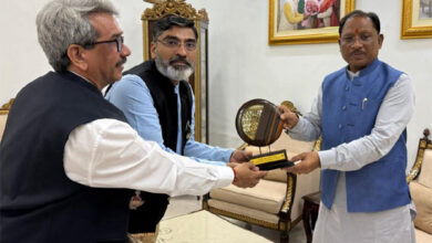 आईआईएम रायपुर के निदेशक काकानी ने मुख्यमंत्री से की सौजन्य मुलाकात आईआईएम रायपुर के निदेशक काकानी ने मुख्यमंत्री से की सौजन्य मुलाकात