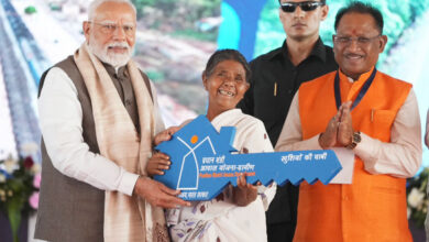 बीते दशकों में कांग्रेस की नीतियों की वजह से ही मिला नक्सलवाद को बढ़ावा – मोदी बीते दशकों में कांग्रेस की नीतियों की वजह से ही मिला नक्सलवाद को बढ़ावा – मोदी