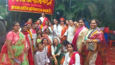 श्री श्याम सत्संग महिला मंडल की सदस्यों ने खेली होली,गुलाल लगाकर दी एक-दूसरे को बधाई श्री श्याम सत्संग महिला मंडल की सदस्यों ने खेली होली,गुलाल लगाकर दी एक-दूसरे को बधाई