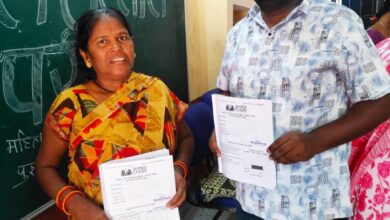 शिक्षा की कोई उम्र नहीं होती : माँ-बेटे ने एक साथ दी साक्षरता परीक्षा और हासिल की सफलता शिक्षा की कोई उम्र नहीं होती : माँ-बेटे ने एक साथ दी साक्षरता परीक्षा और हासिल की सफलता