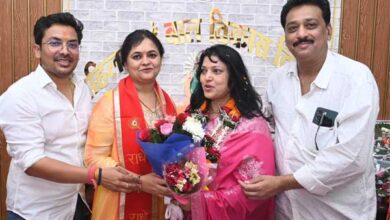 एमआईसी सदस्य सरिता आकाश दुबे व अनामिका ने सम्हाला पदभार