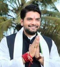 आकाश तिवारी कांग्रेस में लौटे आकाश तिवारी कांग्रेस में लौटे