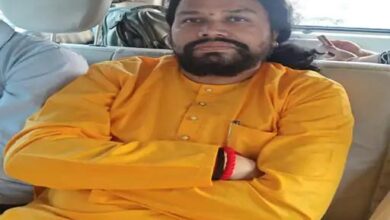 पूर्व राज्यपाल के लेटरपैड में फर्जी नोटिस जारी करने वाला आरोपित पकड़ाया पूर्व राज्यपाल के लेटरपैड में फर्जी नोटिस जारी करने वाला आरोपित पकड़ाया