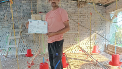 मुर्गीपालन से आत्मनिर्भरता की मिसाल बने दीपक सिंह