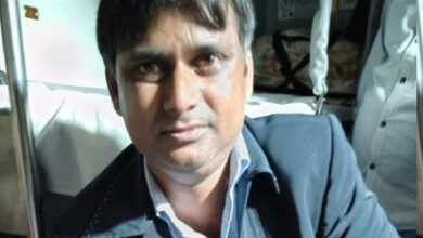 सारनाथ एक्सप्रेस में फर्जी टीटीई गिरफ्तार सारनाथ एक्सप्रेस में फर्जी टीटीई गिरफ्तार