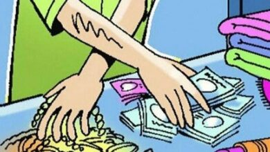 सुरक्षा गार्ड होने के बाद भी प्रीमियम वाइन शॉप से 97 हज़ार रुपये की चोरी