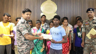 हथियार के साथ आत्मसमर्पण करने वाले नक्सलियों को छत्तीसगढ़ सरकार देगी लाखों रूपए