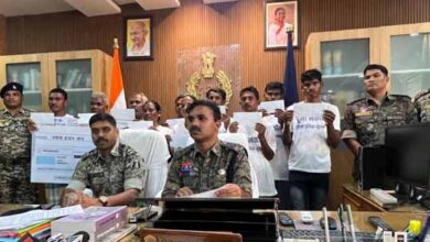 8 рд▓рд╛рдЦ рдкрдЪрд╛рд╕ рд╣рдЬрд╛рд░ рдХреЗ рдИрдирд╛рдореА 2 рдорд╣рд┐рд▓рд╛ рд╕рд╣рд┐рдд 11 рдирдХреНрд╕рд▓рд┐рдпреЛрдВ рдиреЗ рдХрд┐рдпрд╛ рдЖрддреНрдорд╕рдорд░реНрдкрдг 8 рд▓рд╛рдЦ рдкрдЪрд╛рд╕ рд╣рдЬрд╛рд░ рдХреЗ рдИрдирд╛рдореА 2 рдорд╣рд┐рд▓рд╛ рд╕рд╣рд┐рдд 11 рдирдХреНрд╕рд▓рд┐рдпреЛрдВ рдиреЗ рдХрд┐рдпрд╛ рдЖрддреНрдорд╕рдорд░реНрдкрдг