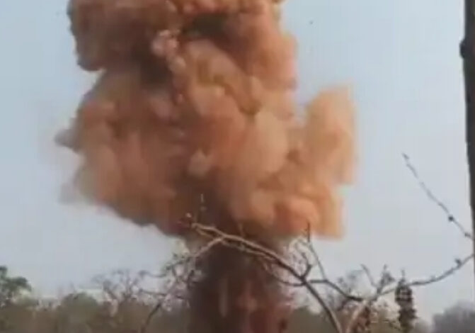 बीजापुर में ब्लास्ट की चपेट में आने से एक जवान शहीद बीजापुर में ब्लास्ट की चपेट में आने से एक जवान शहीद