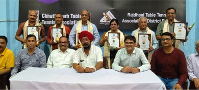वर्ल्ड टेबल टेनिस डे पर सम्मानित हुए वरिष्ठ खिलाड़ी