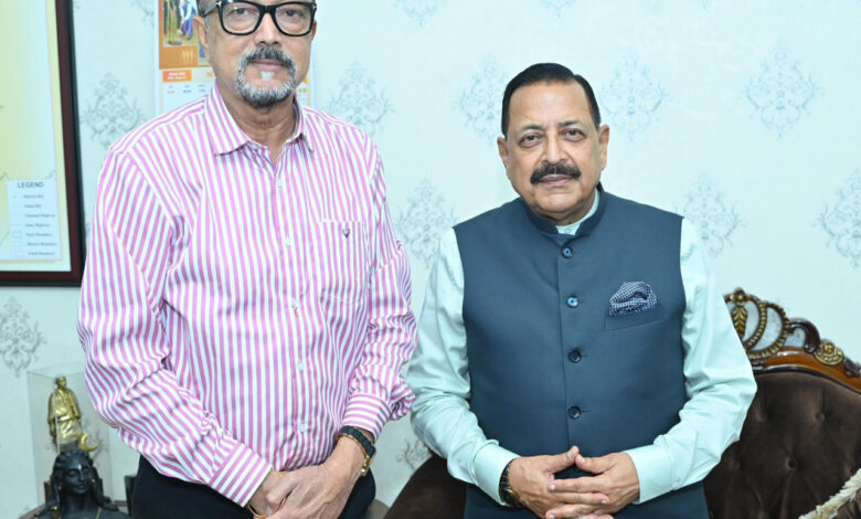 राज्यपाल से केंद्रीय राज्य मंत्री राणा ने सौजन्य भेंट की राज्यपाल से केंद्रीय राज्य मंत्री राणा ने सौजन्य भेंट की