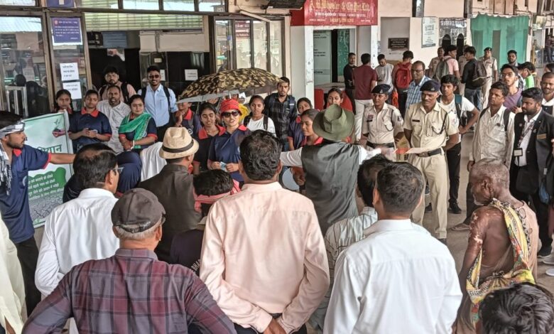 पर्यावरण संरक्षण के लिए रेलवे में प्लास्टिक उपयोग में कमी पर जागरूकता रैली एवं नुक्कड़ नाटक का आयोजन पर्यावरण संरक्षण के लिए रेलवे में प्लास्टिक उपयोग में कमी पर जागरूकता रैली एवं नुक्कड़ नाटक का आयोजन