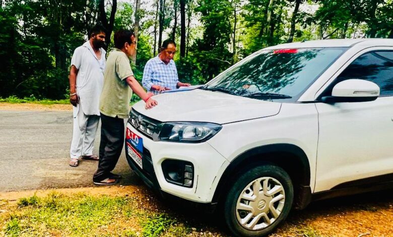 यातायात विभाग की बड़ी कार्रवाई, बसों-ट्रकों से हटाई गईं तेज रोशनी वाले एलईडी लाइट्स यातायात विभाग की बड़ी कार्रवाई, बसों-ट्रकों से हटाई गईं तेज रोशनी वाले एलईडी लाइट्स