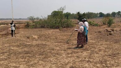 बल्दाकछार में मुख्यमंत्री की घोषणाओं पर त्वरित अमल, महानदी तटबंध निर्माण और हाई मास्ट लाइट लगाने शुरू हुई कार्यवाही