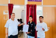 लर्निंग लाईसेंस मिलने पर विमला वंडो के चेहरे पर आई मुस्कान
