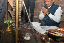 मुख्यमंत्री ने तेरहवीं शताब्दी के प्राचीन शिव व हनुमान मंदिर के किए दर्शन
