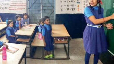 हजारों की संख्या में स्कूल बंद होने की बातें भ्रामक और तथ्यहीन