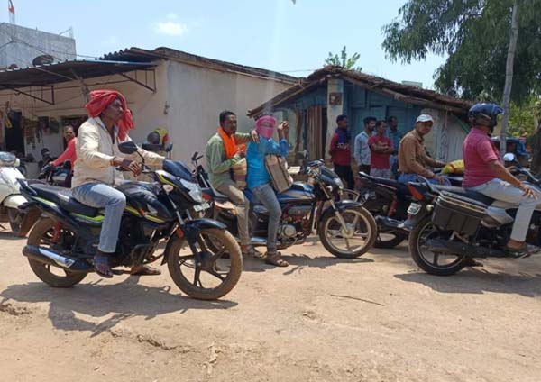 उच्च स्तरीय नये पुल निर्माण में रोड़ा बने विशाल चट्टान को विस्फोट कर तोड़ा गया उच्च स्तरीय नये पुल निर्माण में रोड़ा बने विशाल चट्टान को विस्फोट कर तोड़ा गया
