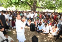 CM का फरमान : काम करो या सस्पेंड होने के लिए तैयार रहो
