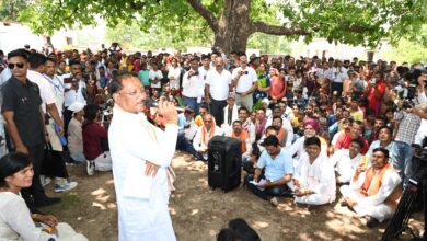 CM का फरमान : काम करो या सस्पेंड होने के लिए तैयार रहो CM का फरमान : काम करो या सस्पेंड होने के लिए तैयार रहो