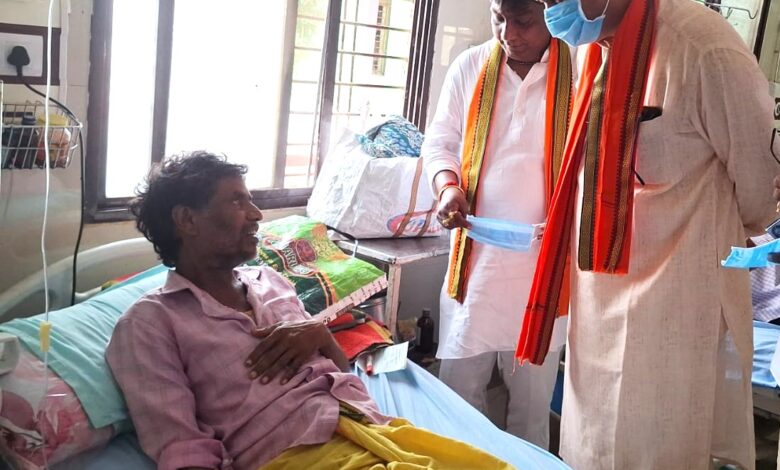 स्वास्थ्य मंत्री ने जिला अस्पताल का किया औचक निरीक्षण स्वास्थ्य मंत्री ने जिला अस्पताल का किया औचक निरीक्षण