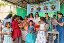 छत्तीसगढ़ प्रांतीय अग्रवाल संगठन ने 200 किलो मट्ठा व 200 किलो तरबूज किया वितरित