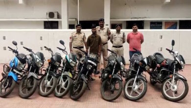 10 चोरी के दोपहिया वाहन के साथ मप्र के दो चोर गिरफ्तार