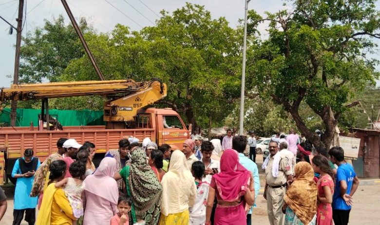 अवैध कब्जे के साथ बीएसपी की बड़ी कार्यवाही, 400 अवैध बिजली कनेक्शन हटाए गए अवैध कब्जे के साथ बीएसपी की बड़ी कार्यवाही, 400 अवैध बिजली कनेक्शन हटाए गए