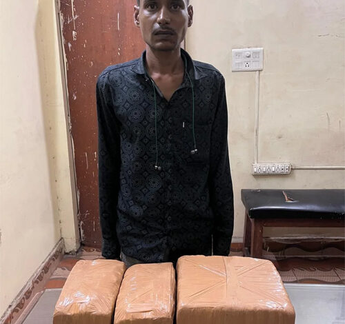 8.410 किलो गांजा के साथ राजस्थान का अंतर्राज्यीय तस्कर गिरफ्तार 8.410 किलो गांजा के साथ राजस्थान का अंतर्राज्यीय तस्कर गिरफ्तार