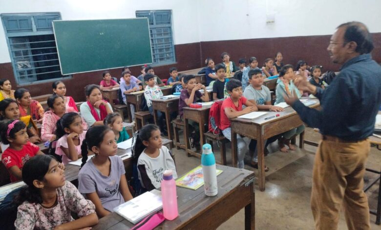 रायपुर मंडल में ग्रीष्मकालीन सांस्कृतिक प्रशिक्षण शिविर आदित्यान्वेषण का आयोजन रायपुर मंडल में ग्रीष्मकालीन सांस्कृतिक प्रशिक्षण शिविर आदित्यान्वेषण का आयोजन