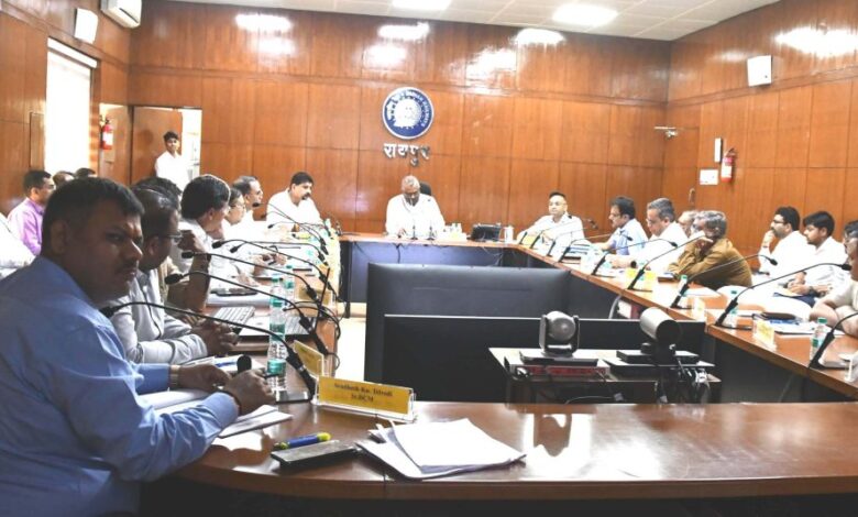दक्षिण पूर्व मध्य रेलवे महाप्रबंधक तरुण प्रकाश ने रायपुर रेल मंडल की समीक्षा बैठक ली दक्षिण पूर्व मध्य रेलवे महाप्रबंधक तरुण प्रकाश ने रायपुर रेल मंडल की समीक्षा बैठक ली