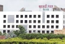 सचिवालय सेवा के तीन अनुभाग अधिकारियों के तबादले