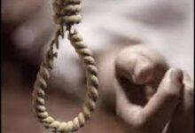 सराफा कारोबारी की पत्नी ने फांसी लगाकर की आत्महत्या
